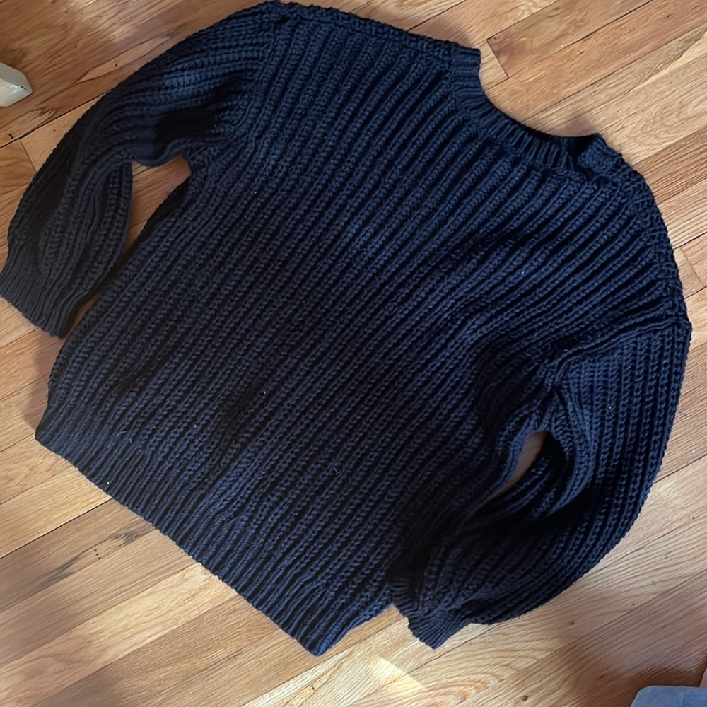 H&M cable knit sweater size L gently used heavy and warm for winter! - Picture 4 of 4